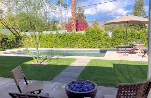 Cathedral City Cove House | Fab Mid Century Cathedral Cove Pool Home with Stunning Mountain Views