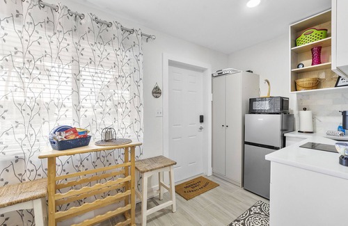 Cypress Point Apartment | Fab Studio Efficiency at Pompano Beach Pointe!