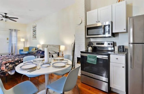 Saint Roch House | Fab Studio | Walk to Food and Music | Pet Friendly