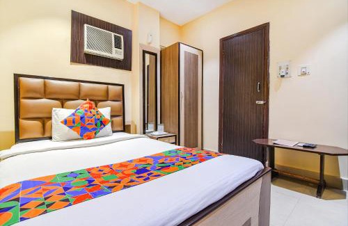 Sector 1 Hotel | FabHotel Aayash - Nr City Center Metro Station
