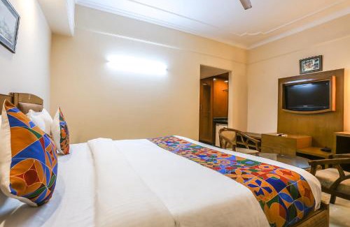 Sushant Lok Hotel | FabHotel Comfort Residency II