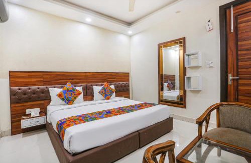 Janakpuri Hotel | FabHotel Gold Inn Janakpuri