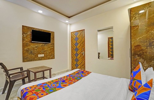 Indirapuram Hotel | Fabhotel Golden Rivaah