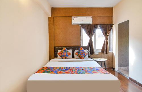 Kalighat Hotel | FabHotel Krishna I - Nr Birla Industrial & Tech Museum