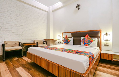 Sushant Lok Hotel | Fabhotel Premium Nest