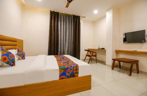 Rau Hotel | FabHotel The Gravity Inn