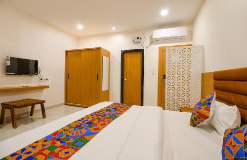 Rau Hotel | FabHotel The Gravity Inn