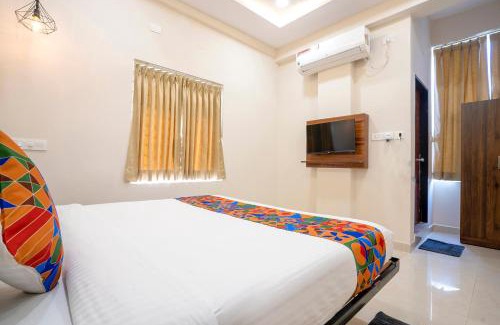 Hyderabad Hotel | FabHotel Three Waves- Nr LB Nagar Metro Station