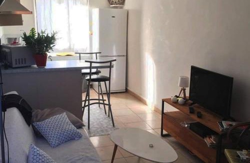 Cadereau Apartment | Fabienne côté jardins de la fontaine