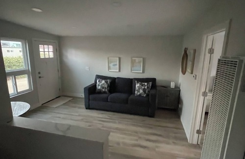 Leucadia House | Fabulous 1-bedroom bungalow-plex in Encinitas Leucadia