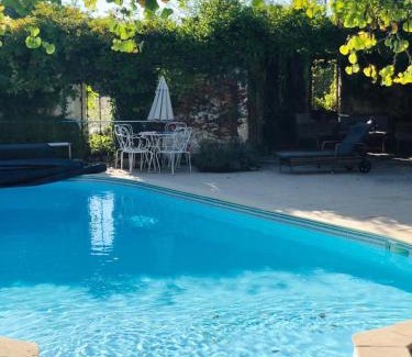 Eymet House | Fabulous 2 bed Gite 2km quiet Walk into Eymet