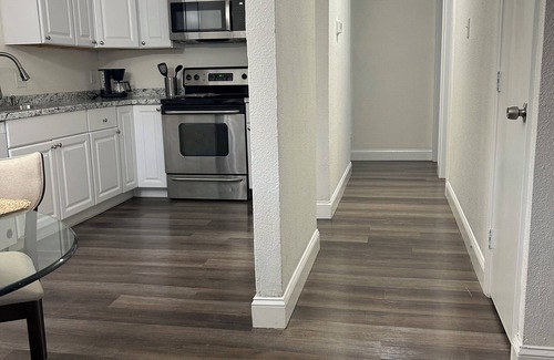 South Arlington Condo | Fabulous 2-bedroom condo in Arlington with WiFi access
