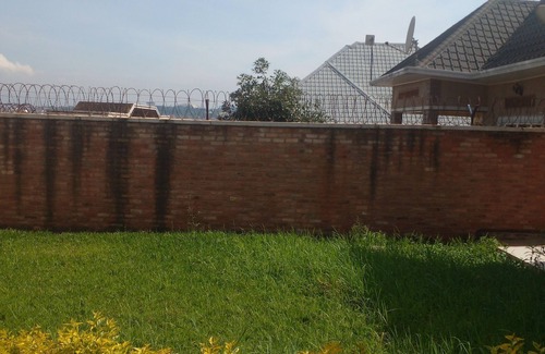 Rwamagana House | Fabulous 3-bedroom house in Kigali. Family-friendly serene home away from home.