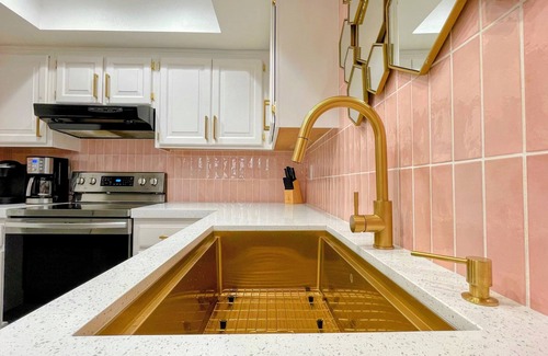 Downtown Palm Springs Condo | Fabulous place with two pools - walk to everything