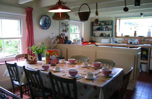 Newcastle-on-Clun Cottage | Fabulous, spacious hillside cottage in secluded garden with panoramic views
