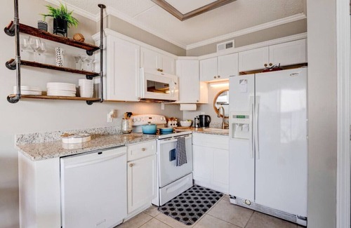 Carolina Beach Condo | Facing the Beach/Boardwalk Top Floor Views!