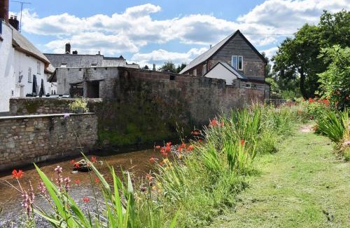 Cullompton House | Fair Maid