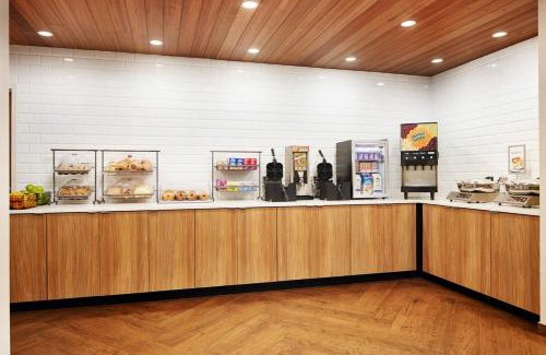 Norfolk Hotel | Fairfield by Marriott Inn & Suites Norfolk