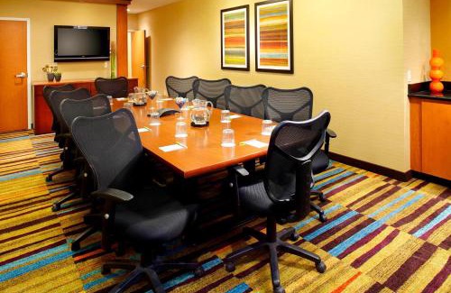McKnight Hotel | Fairfield Inn & Suites Pittsburgh Neville Island