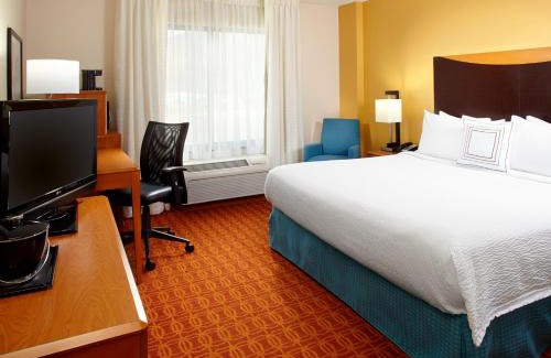 McKnight Hotel | Fairfield Inn & Suites Pittsburgh Neville Island