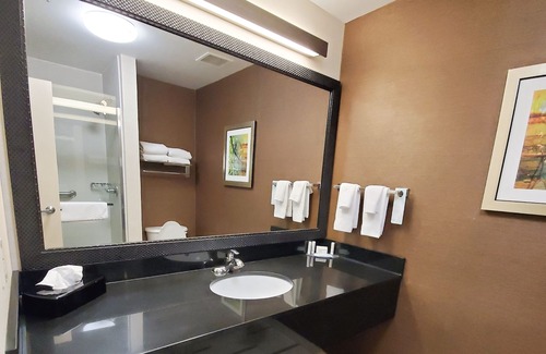 Avon Hotel | Fairfield Inn & Suites by Marriott Cleveland Avon