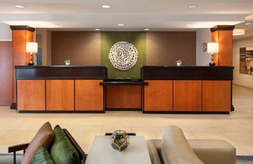 Redding Hotel | Fairfield Inn & Suites Redding