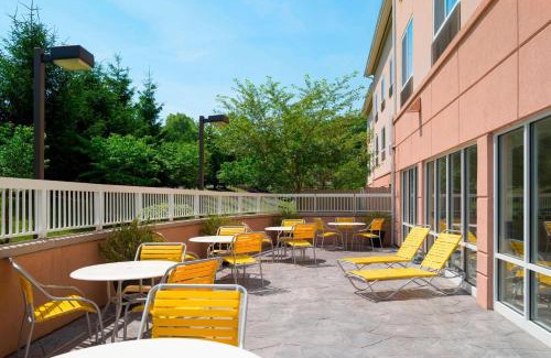 State College Hotel | Fairfield Inn & Suites by Marriott State College