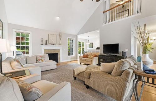 Fairview House | Fairview Vista by AvantStay 10 Mins to Asheville
