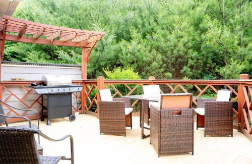 Fairview House | Fairview Vista by AvantStay 10 Mins to Asheville