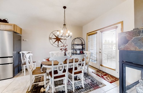 Redmond House | Fairway view townhome with private hot tub, grill, pool, & golf - dogs welcome