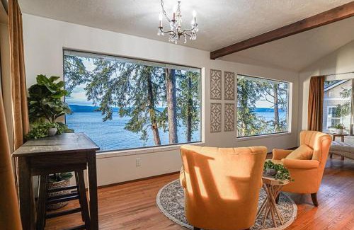 Rollingbay House | Fairyland Cottage, Waterfront, Beach, Kayak, Hot tub