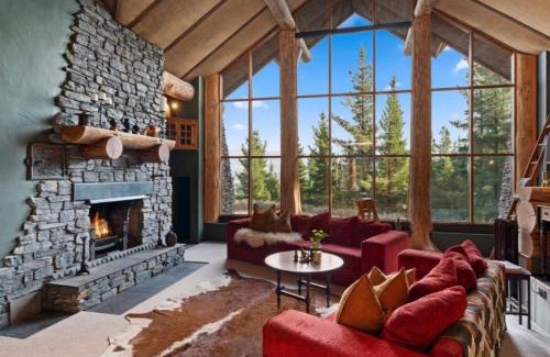 Alexandra House | Fairytale Log Cabin - Homewood Forest Retreat