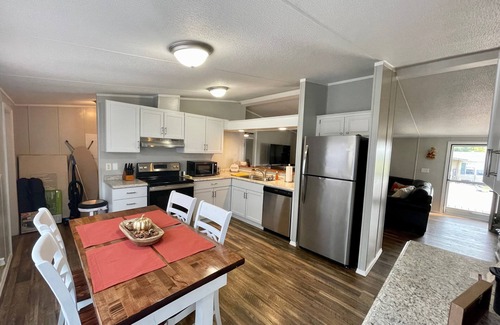 Mead House | "Fall in Love" Retreat less than 10 minutes from Lake Texoma and Choctaw Casino