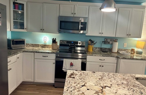 Avalon Condo | Fall & Thanksgiving - booking 2026- Super Clean-Comfy! Pet Friendly - Avalon-SH