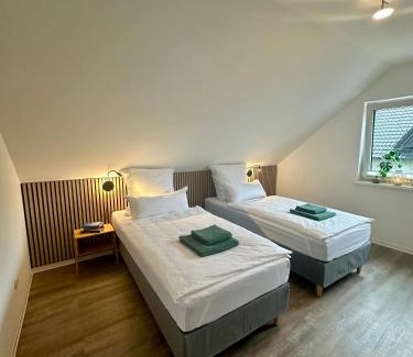 Bad Lippspringe Apartment | Familie oder beruflich - 2 Schlafzimmer - 3 Betten - Geräumig - Küche - Gemütlich