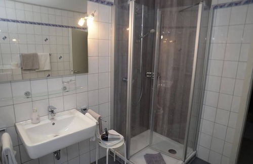 Sankt Aldegund Bed & Breakfast | Familienzimmer - Scheid, Hubertus