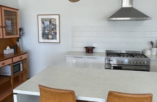 Hayborough House | Family beach house w/ocean view 3 min walk to beach