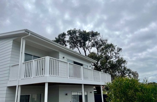 Hayborough House | Family beach house w/ocean view 3 min walk to beach