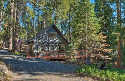 Arnold House | Family Cabin in Blue Lake Springs, Near Town!