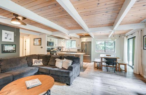 Arnold House | Family Cabin in Blue Lake Springs, Near Town!