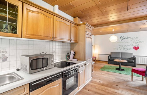 Buehlertal Apartment | Family Country House Room 'Gartenglück' with Bathtub and Wi-Fi