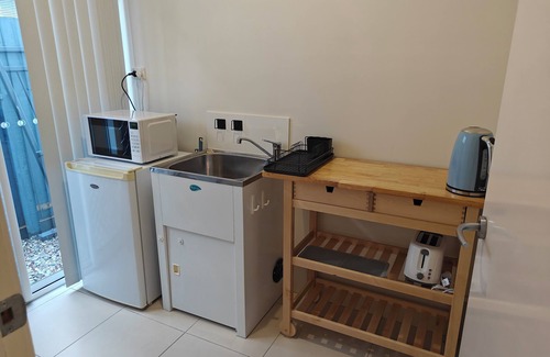 Wynnum Apartment | Family-friendly, 2 min to the water, 10 min walk to water-park and wading pool