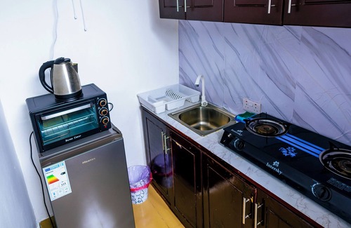 Mwananyamala House | Family-Friendly 2-bedroom house with AC and WiFi close to downtown Dar es Salaam
