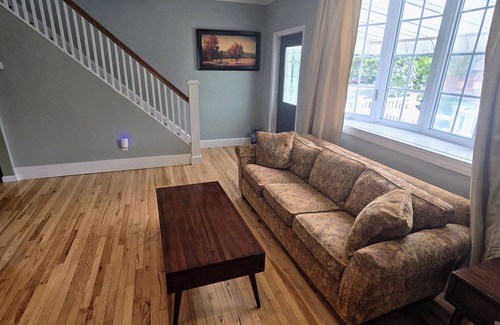Teaneck House | Family-friendly 3-bedroom house 25 minutes to NYC Manhattan