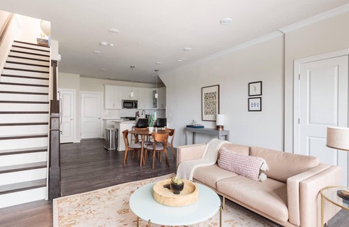 Ashburn House | Family-friendly 3BR Townhouse in Ashburn + Pets OK