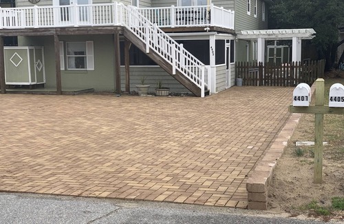 Chic's Beach House | Family friendly Beach house 400 Yards to Beach! Sleeps10