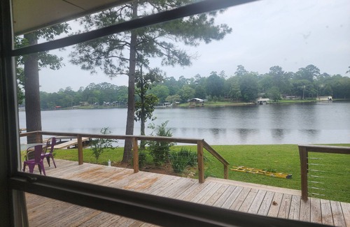 Hillister House | Family-friendly cozy lake house on private lake in Ivanhoe, TX.