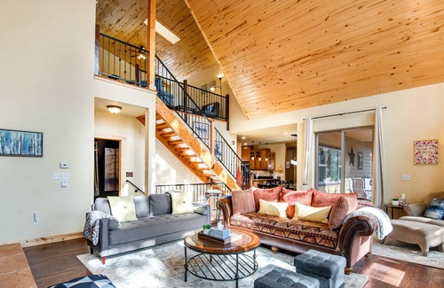 Florissant House | Family-Friendly Estate with Alfresco Deck & Pool Table Game Room - Dogs Welcome