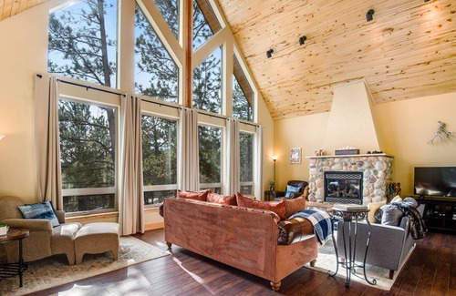 Florissant House | Family-Friendly Estate with Alfresco Deck & Pool Table Game Room - Dogs Welcome