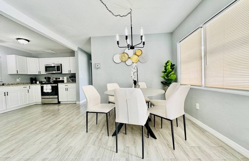 Crystal Lake House | Family-friendly Fire-pit Pool Table Soccer